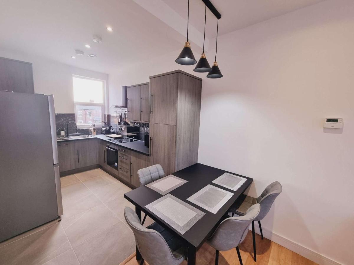 Lmk, 2 Bedroom Apartment, With Roof Terrace, Free Parking, Ev Charger, Great Location. Belfast Exterior foto