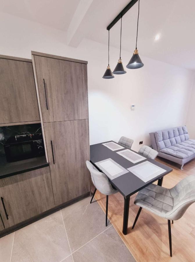 Lmk, 2 Bedroom Apartment, With Roof Terrace, Free Parking, Ev Charger, Great Location. Belfast Exterior foto