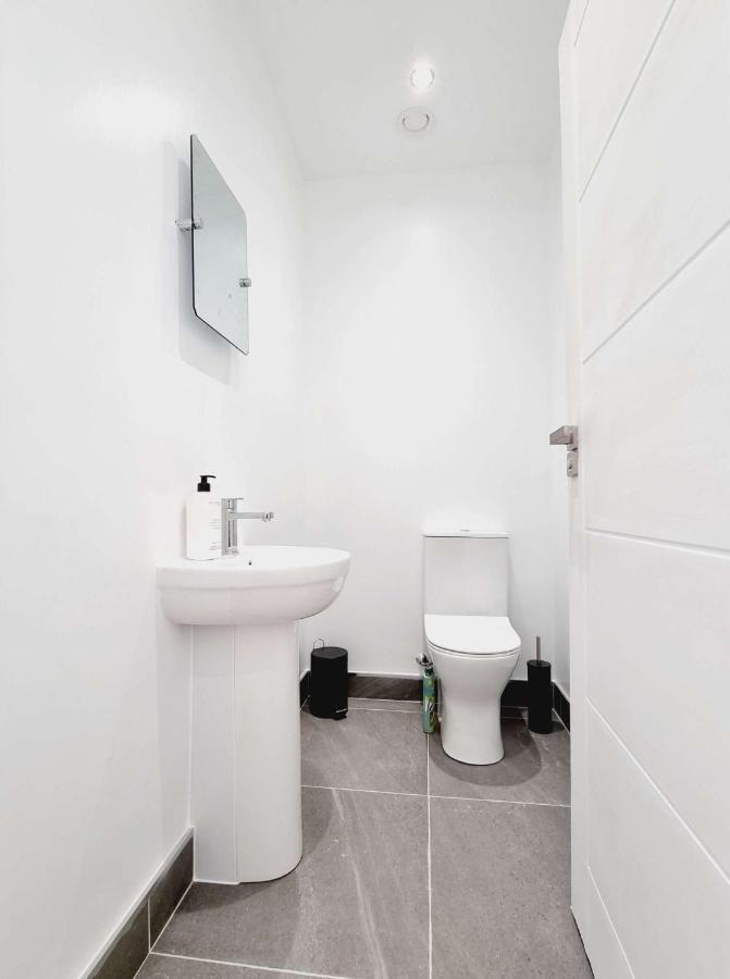 Lmk, 2 Bedroom Apartment, With Roof Terrace, Free Parking, Ev Charger, Great Location. Belfast Exterior foto