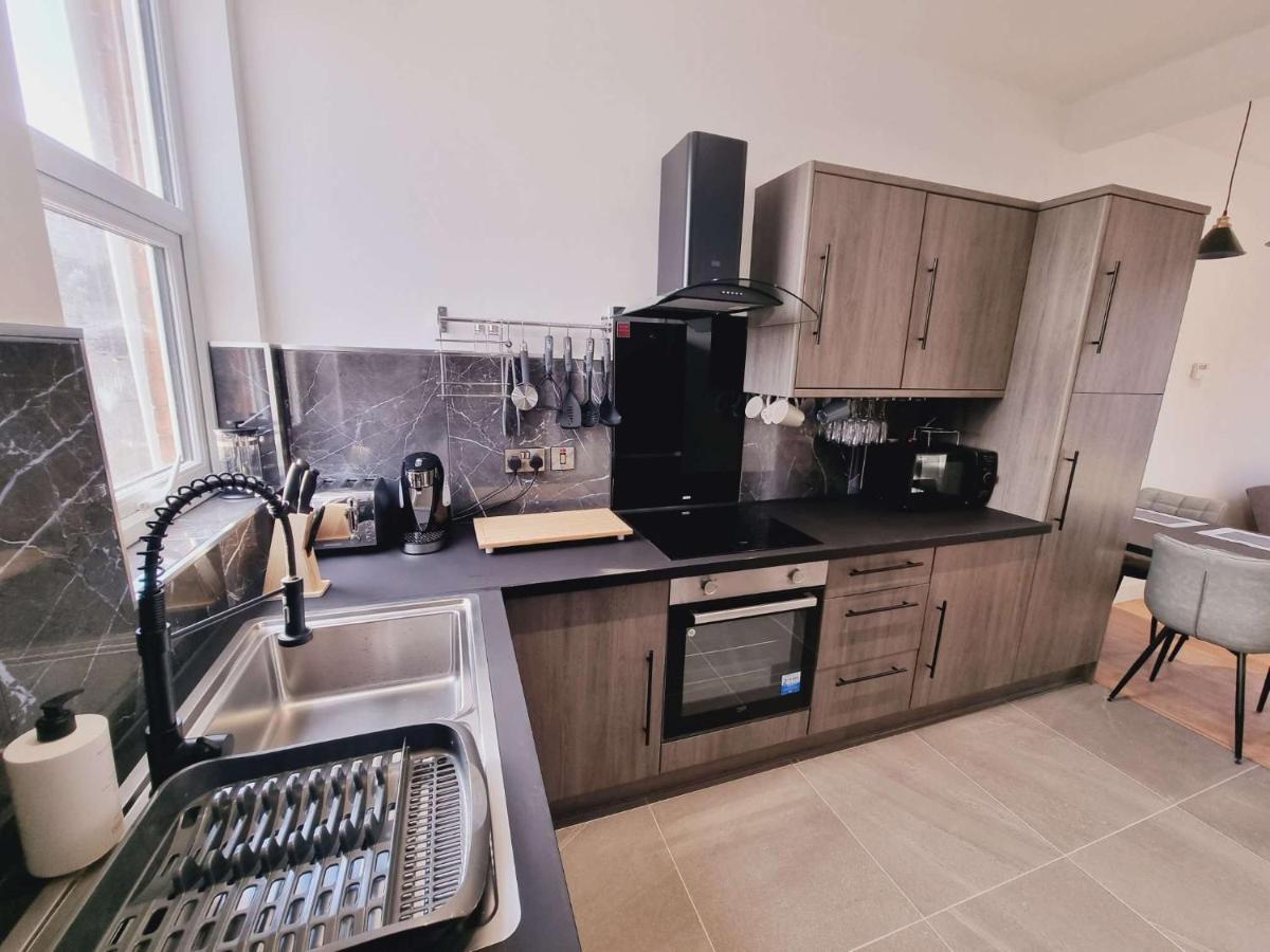Lmk, 2 Bedroom Apartment, With Roof Terrace, Free Parking, Ev Charger, Great Location. Belfast Exterior foto