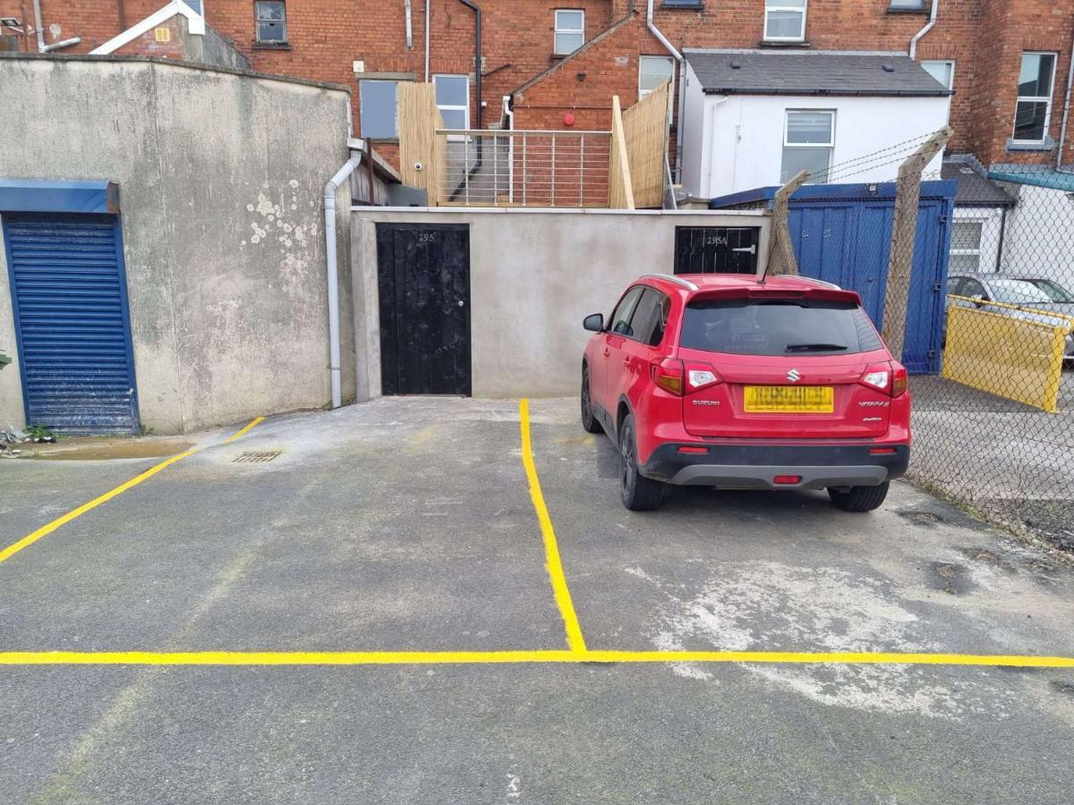 Lmk, 2 Bedroom Apartment, With Roof Terrace, Free Parking, Ev Charger, Great Location. Belfast Exterior foto