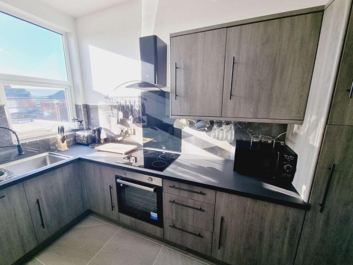 Lmk, 2 Bedroom Apartment, With Roof Terrace, Free Parking, Ev Charger, Great Location. Belfast Exterior foto