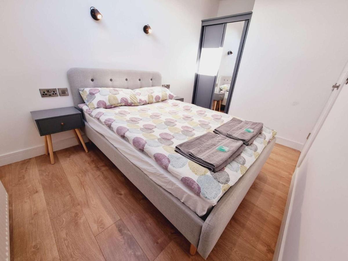 Lmk, 2 Bedroom Apartment, With Roof Terrace, Free Parking, Ev Charger, Great Location. Belfast Exterior foto