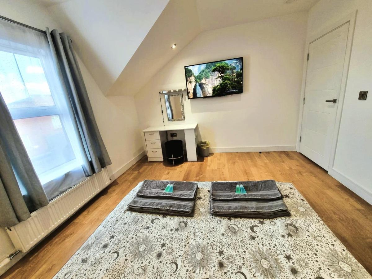 Lmk, 2 Bedroom Apartment, With Roof Terrace, Free Parking, Ev Charger, Great Location. Belfast Exterior foto