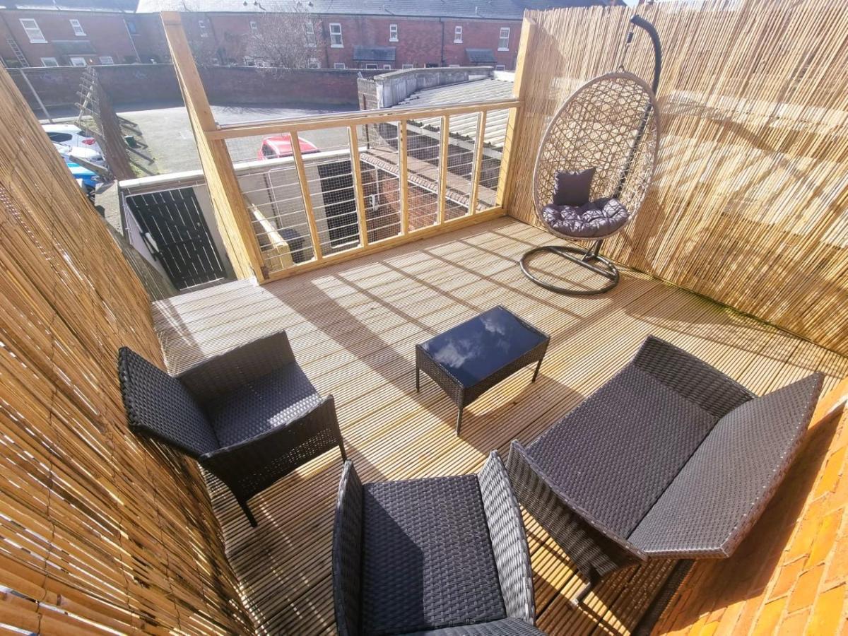 Lmk, 2 Bedroom Apartment, With Roof Terrace, Free Parking, Ev Charger, Great Location. Belfast Exterior foto